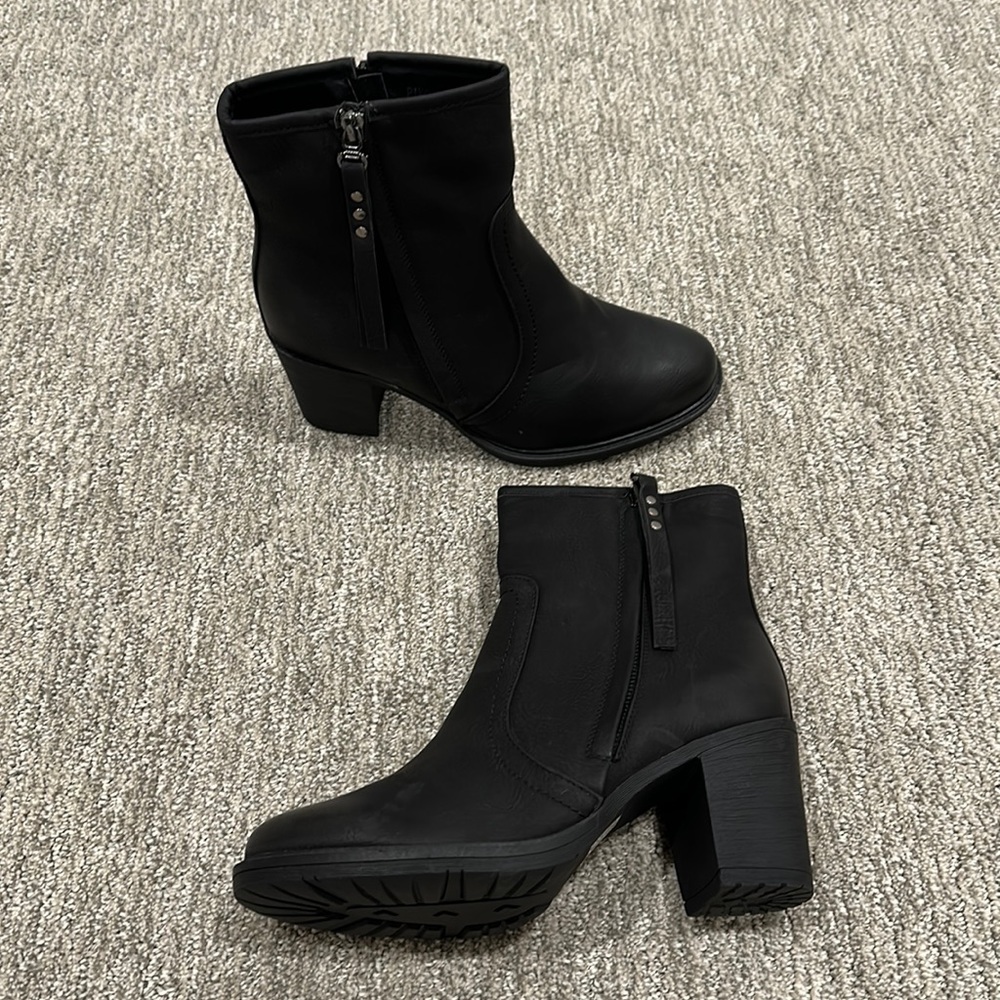 Size 10 Reneeze Booties!